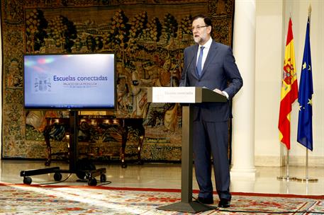 30/03/2015. Rajoy preside la firma del convenio para las escuelas conectadas. El presidente del Gobierno, Mariano Rajoy, ha presidido la fir...