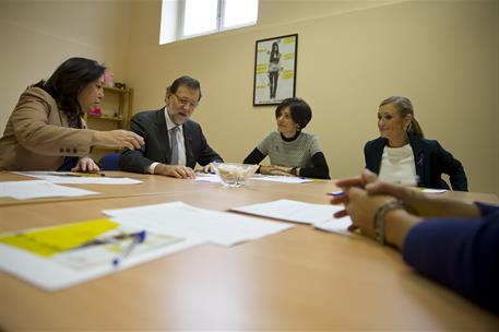 25/11/2015. Rajoy, en el Día Internacional contra la violencia de género. El presidente del Gobierno, Mariano Rajoy, y la presidenta de la C...