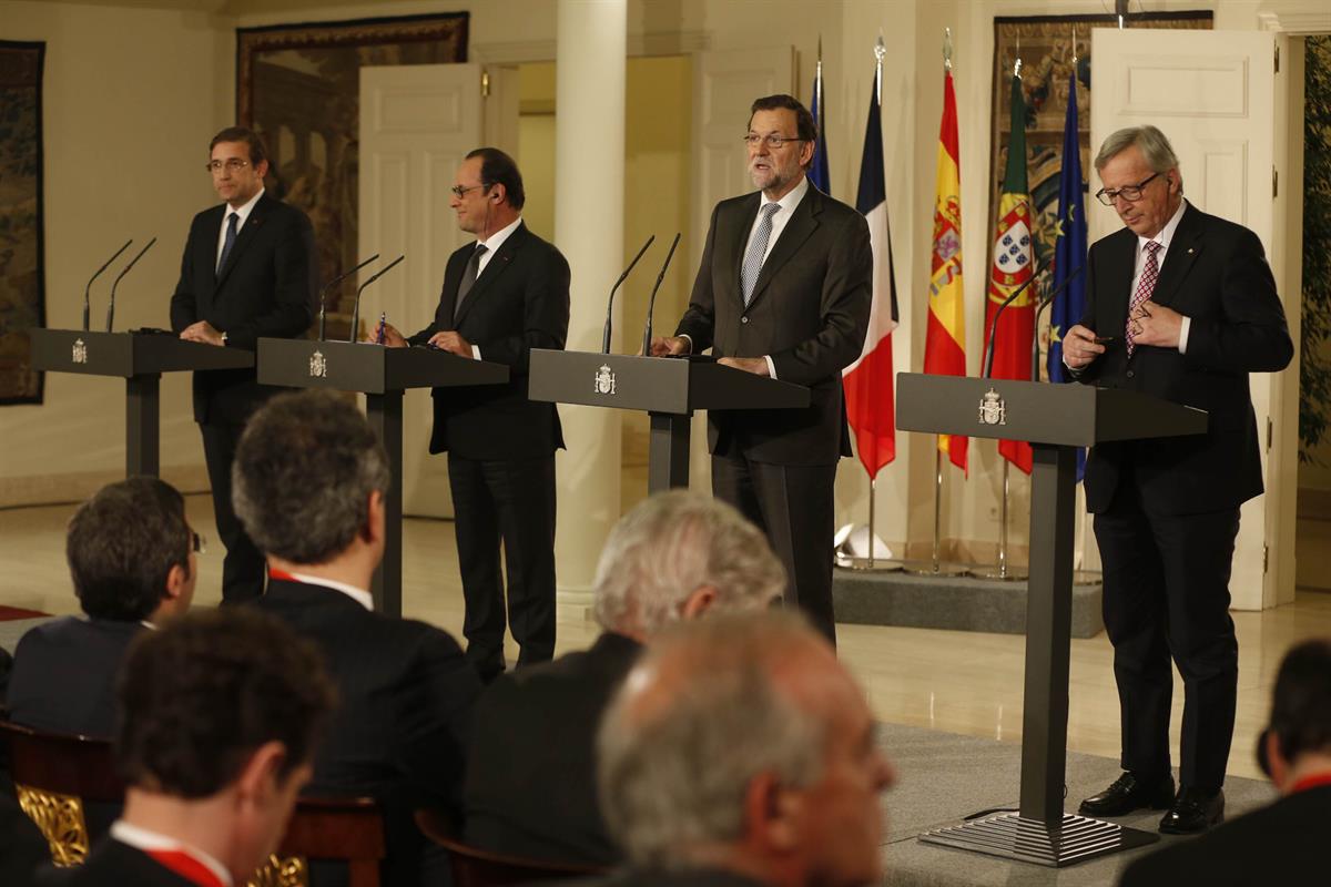 4/03/2015. Cumbre sobre interconexiones energéticas europeas. El presidente del Gobierno, Mariano Rajoy, el presidente de la República Franc...