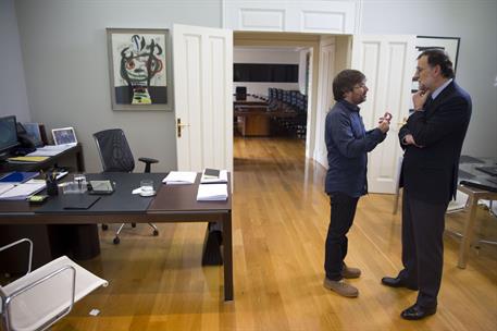 3/04/2016. Rajoy en el programa "Salvados" de La Sexta. El presidente del Gobierno en funciones, Mariano Rajoy, junto a Jordi Évole durante ...