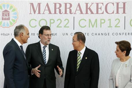 15/11/2016. Rajoy participa en la Cumbre sobre el Cambio Climático. El presidente del Gobierno, Mariano Rajoy, se dirige a la secretaria eje...