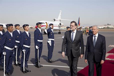 15/11/2016. Viaje de Mariano Rajoy a Marrakech. A su llegada al aeropuerto de Marrakech, el presidente del Gobierno, Mariano Rajoy, y el min...