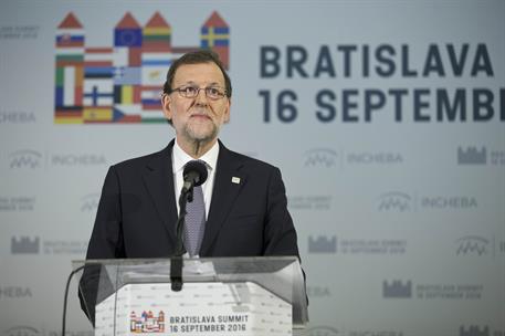 16/09/2016. Rajoy asiste a la Reunión informal de la Unión Europea. El presidente del Gobierno en funciones, Mariano Rajoy, durante la compa...