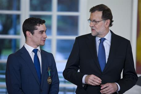 19/04/2016. Rajoy entrega la Medalla de Oro al Mérito Deportivo a Javier Fernández. El presidente del Gobierno en funciones, Mariano Rajoy, ...