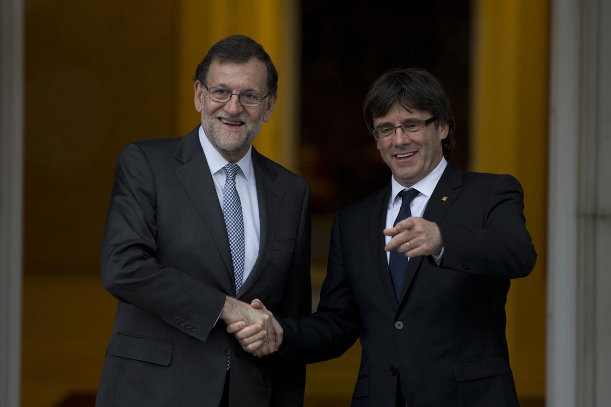 20/04/2016. Rajoy recibe al presidente de la Generalitat de Cataluña. El presidente del Gobierno en funciones, Mariano Rajoy, recibe en La M...