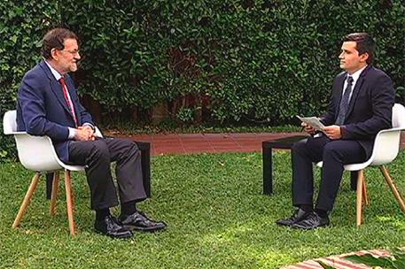31/05/2016. Entrevista a Rajoy en Canal Extremadura. El presidente del Gobierno en funciones, Mariano Rajoy, durante la entrevista en Canal ...