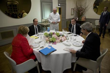 6/03/2017. Rajoy se reúne en Versalles con Hollande, Merkel y Gentiloni. El presidente del Gobierno español, Mariano Rajoy, la canciller ale...