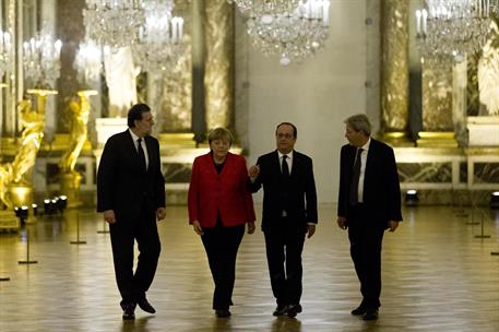 6/03/2017. Rajoy se reúne en Versalles con Hollande, Merkel y Gentiloni. El presidente del Gobierno, Mariano Rajoy, el presidente de la Repú...