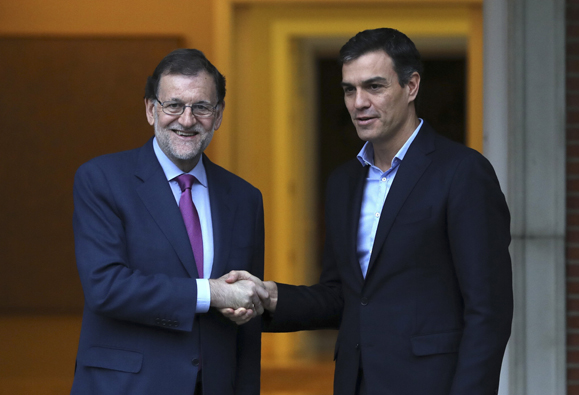 6/07/2017. Rajoy recibe al secretario general del PSOE. El presidente del Gobierno, Mariano Rajoy, y el secretario general del PSOE, Pedro S... 6/07/2017. Rajoy recibe al secretario general del PSOE. El presidente del Gobierno, Mariano Rajoy, y el secretario general del PSOE, Pedro S...