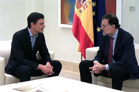 6/07/2017. Rajoy recibe al secretario general del PSOE. El presidente del Gobierno, Mariano Rajoy, y el secretario general del PSOE, Pedro S...