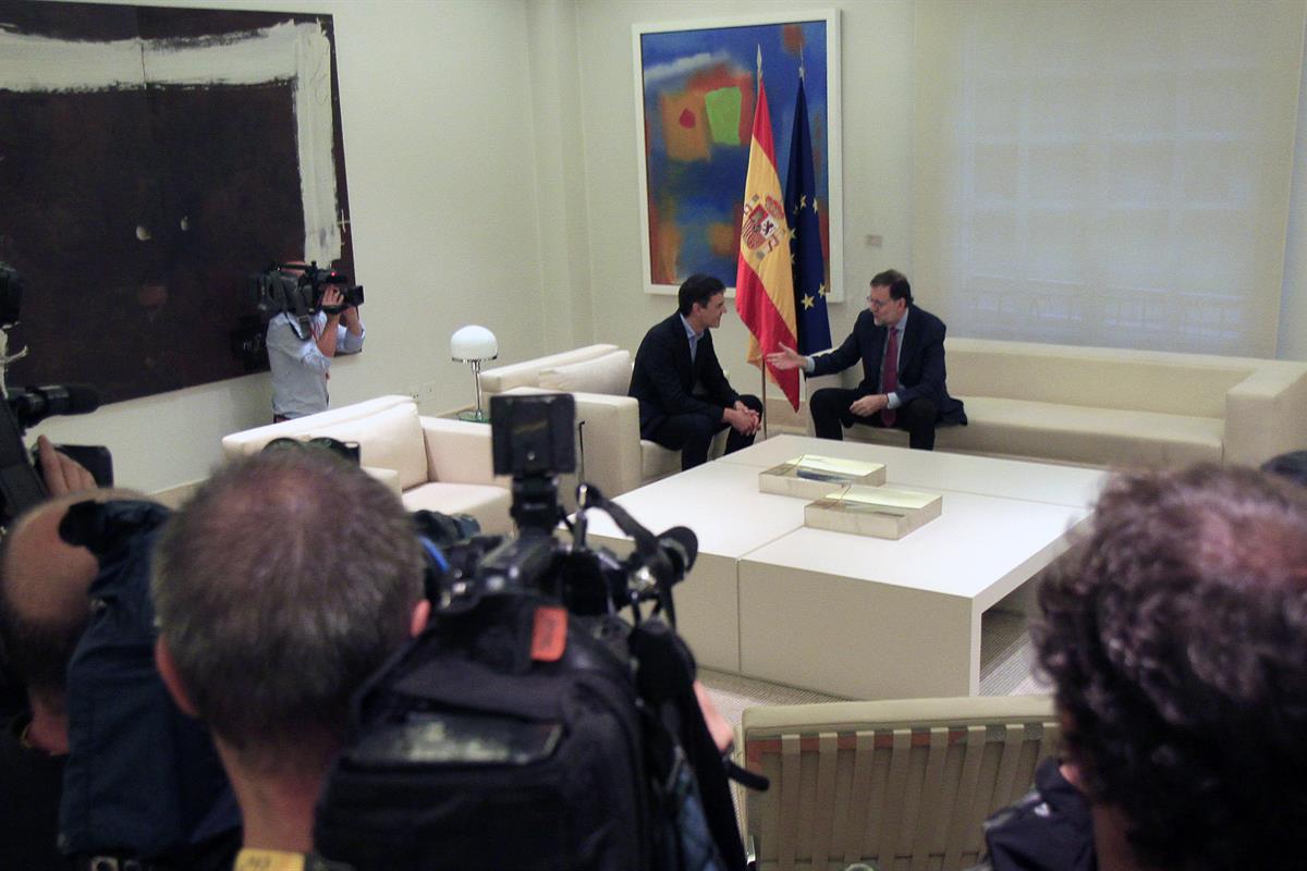 6/07/2017. Rajoy recibe al secretario general del PSOE. El presidente del Gobierno, Mariano Rajoy, y el secretario general del PSOE, Pedro S...