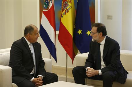 8/05/2017. Rajoy recibe al presidente de la República de Costa Rica. El presidente del Gobierno, Mariano Rajoy, conversa con el presidente d...