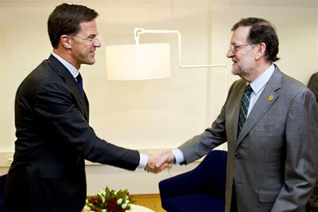 9/03/2017. Mariano Rajoy saluda a Mark Rutte. El presidente del Gobierno, Mariano Rajoy, saluda al primer ministro de Holanda, Mark Rutte, a...