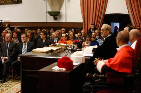 9/11/2017. Rajoy asiste a la investidura de Juncker como doctor honoris causa. El presidente del Gobierno, Mariano Rajoy, asiste a la ceremo...