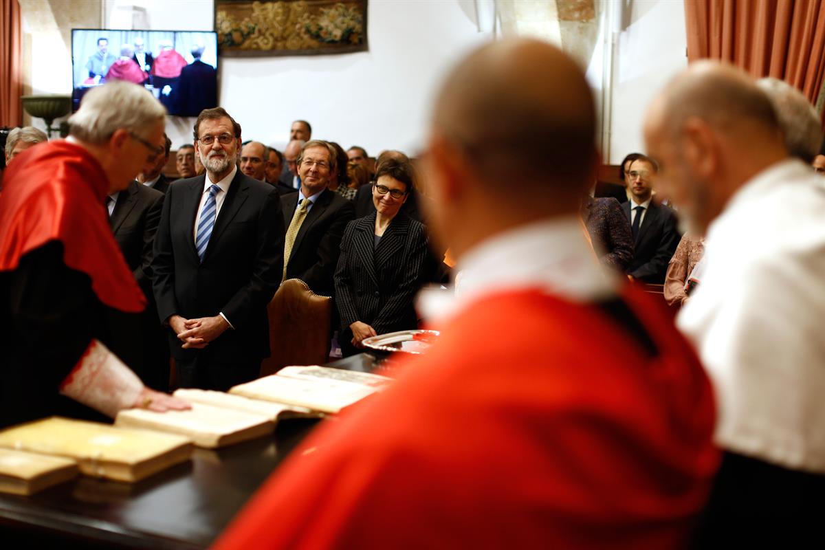 9/11/2017. Rajoy asiste a la investidura de Juncker como doctor honoris causa. El presidente del Gobierno, Mariano Rajoy, asiste a la ceremo...