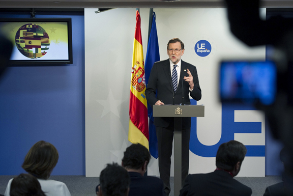 10/03/2017. Rajoy asiste al Consejo Europeo (segunda jornada). El presidente del Gobierno, Mariano Rajoy, durante la rueda de prensa posteri...