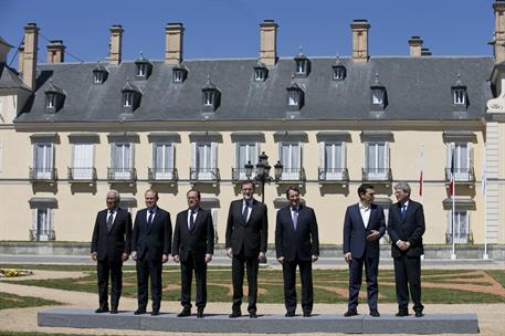 10/04/2017. Rajoy preside la III Cumbre de los países del sur de la UE. El presidente del Gobierno, Mariano Rajoy, posa en la tradicional fo...