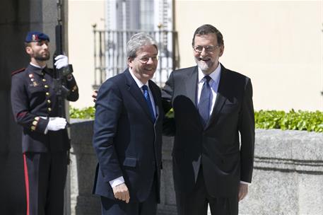 10/04/2017. Rajoy preside la III Cumbre de los países del sur de la UE. El presidente del Gobierno, Mariano Rajoy, recibe al primer ministro...