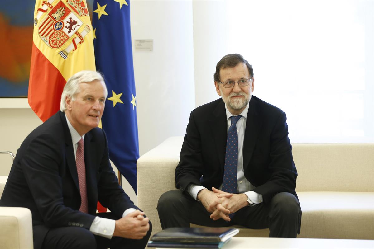 10/05/2017. Rajoy recibe al negociador jefe para el Brexit, Michel Barnier. El presidente del Gobierno, Mariano Rajoy, junto al negociador d...