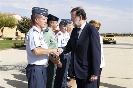 12/10/2017. Día de la Fiesta Nacional. El presidente del Gobierno, Mariano Rajoy, acompañado por la ministra de Defensa, María Dolores de Co...