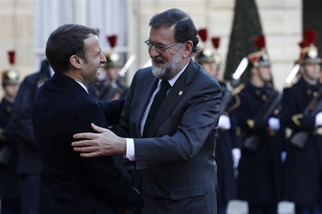 12/12/2017. Rajoy asiste a la Cumbre del Clima de París. El presidente del Gobierno, Mariano Rajoy, es recibido en el Palacio del Elíseo por...