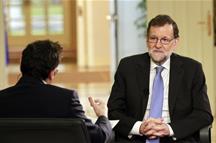 El presidente del Gobierno, Mariano Rajoy, durante la entrevista concedida a TVE (Foto: Pool Moncloa)