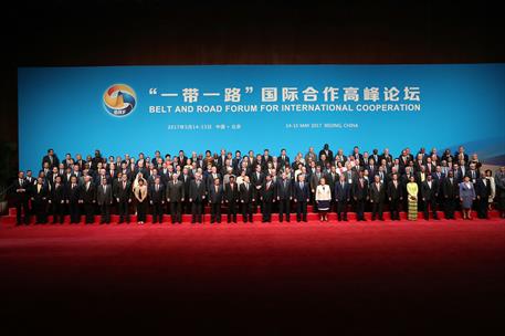 14/05/2017. Viaje de Mariano Rajoy a la República Popular de China. Foto de familia de los asistentes al Foro de la Franja y la Ruta para la...