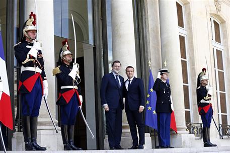 16/06/2017. Rajoy se reúne con Macron. El presidente del Gobierno, Mariano Rajoy, junto al presidente francés, Emmanuel Macron, a su llegada...