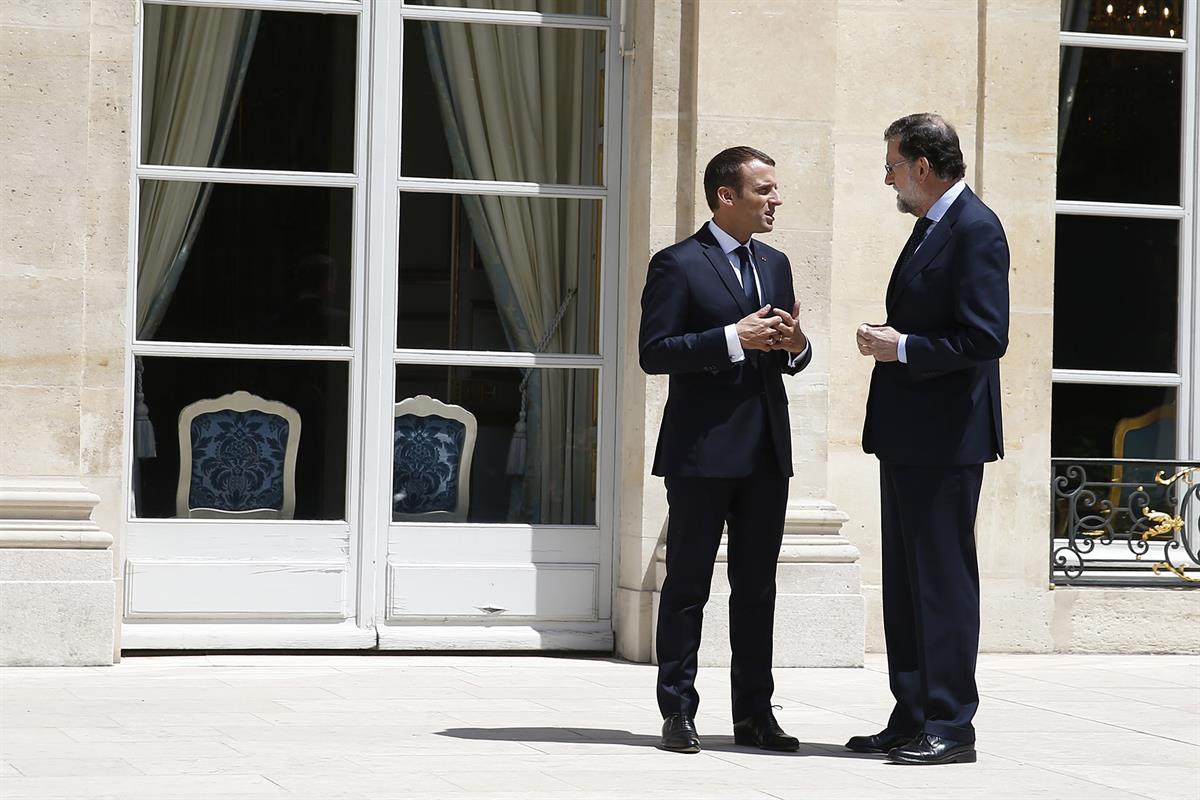16/06/2017. Rajoy se reúne con Macron. El presidente del Gobierno, Mariano Rajoy, junto al presidente francés, Emmanuel Macron, conversan du...