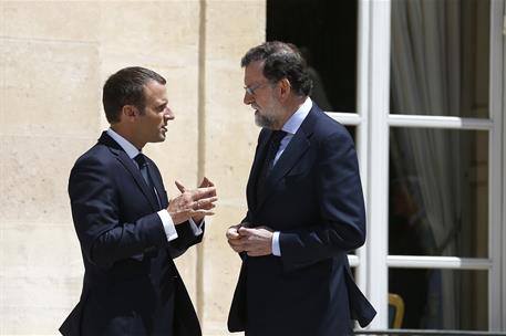 16/06/2017. Rajoy se reúne con Macron. El presidente del Gobierno, Mariano Rajoy, junto al presidente francés, Emmanuel Macron, conversan en...