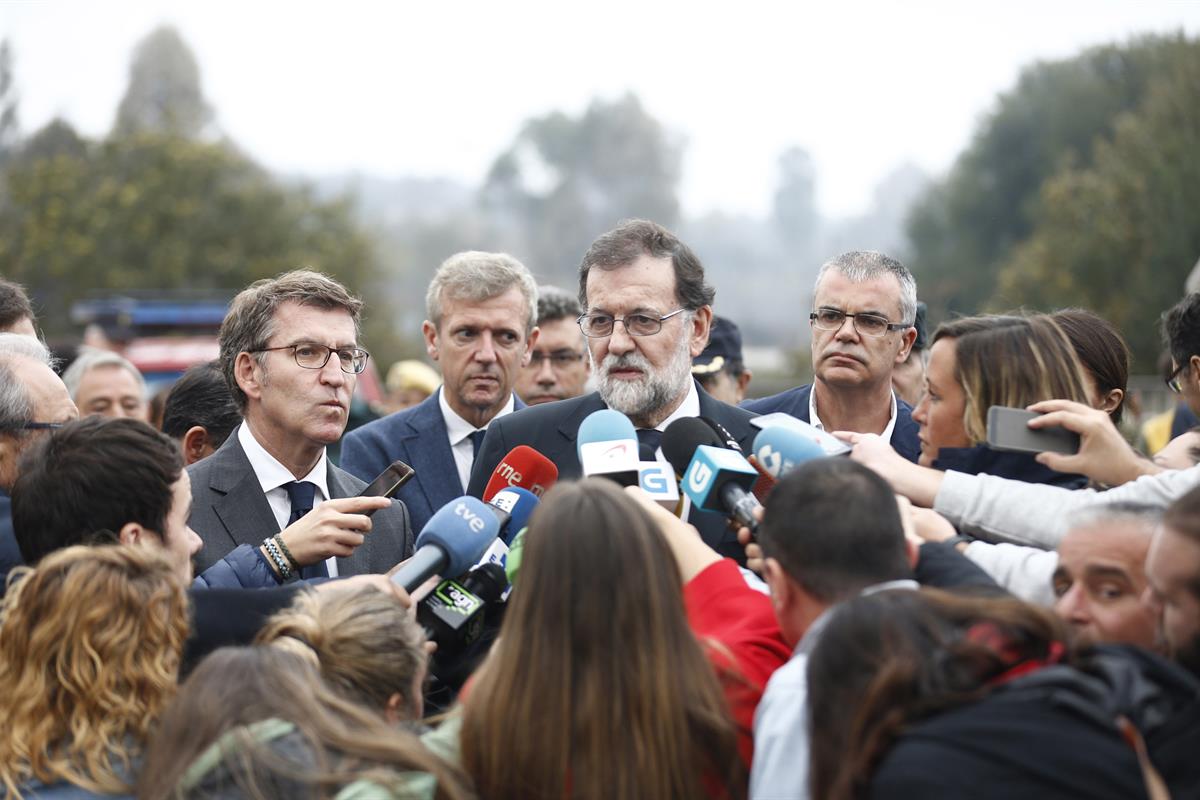 16/10/2017. Viaje de Mariano Rajoy a Galicia. El presidente del Gobierno, Mariano Rajoy, durante las declaraciones que ha efectuado a los me...