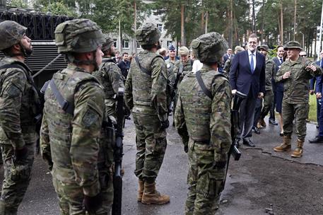 18/07/2017. Rajoy visita al contingente español en Letonia. El presidente del Gobierno, Mariano Rajoy, durante su visita al contingente espa...