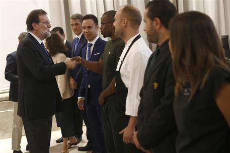 20/07/2017. Rajoy inaugura el Parador de Turismo de Lleida. El presidente del Gobierno, Mariano Rajoy, saluda a parte del personal del Parad...