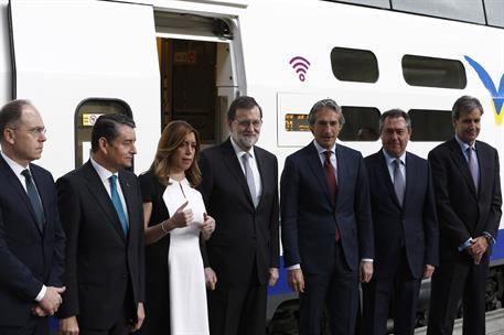 21/04/2017. Rajoy asiste al XXV aniversario del AVE. El presidente del Gobierno, Mariano Rajoy, junto al ministro de Fomento, Iñigo de la Se...