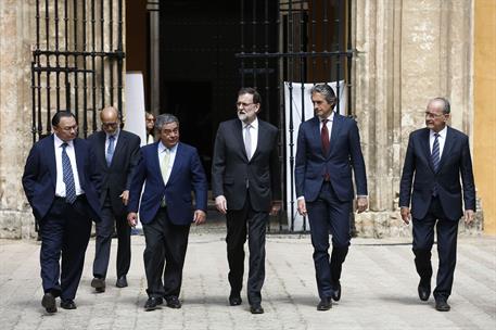 21/04/2017. Rajoy clausura la Jornada "SER 25 años de AVE". El presidente del Gobierno, Mariano Rajoy, el ministro de Fomento, Iñigo de la S...