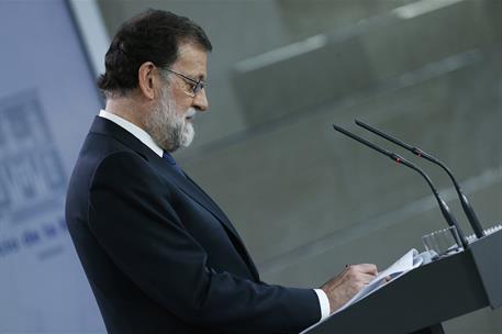 21/10/2017. Comparecencia de Rajoy tras el Consejo de Ministros extraordinario. El presidente del Gobierno, Mariano Rajoy, durante su compar...
