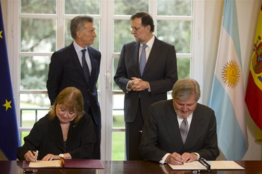 23/02/2017. Visita de Estado a España del presidente de Argentina. El Portavoz del Gobierno, Íñigo Méndez de Vigo, junto a la ministra de Re...