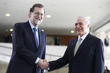 24/04/2017. Viaje oficial de Rajoy a Brasil (primera jornada). El presidente del Gobierno, Mariano Rajoy, saluda al presidente de la Repúbli...