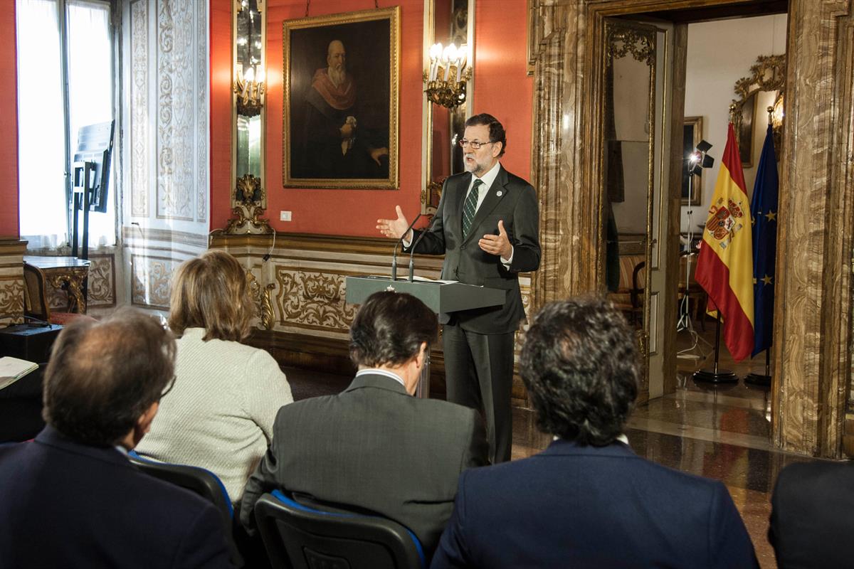 25/03/2017. Rajoy asiste al 60 aniversario de la UE. El presidente del Gobierno, Mariano Rajoy, durante la rueda de prensa ofrecida en la Em...