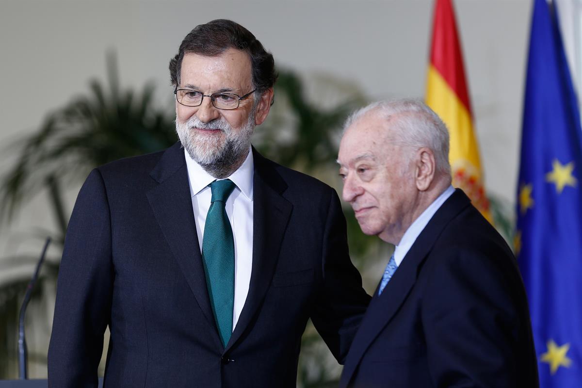 27/07/2017. Rajoy entrega las Medallas de Oro al Mérito en el Trabajo. El presidente del Gobierno, Mariano Rajoy, entrega la Medalla de Oro ...