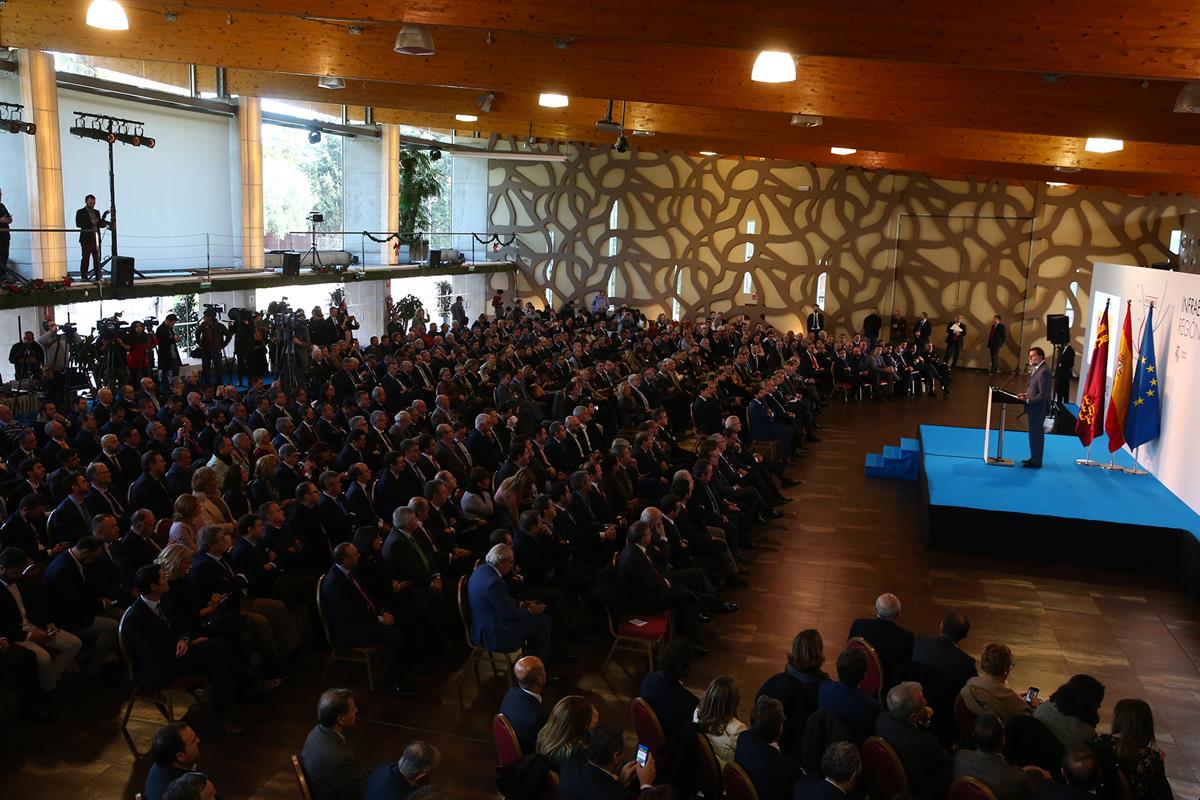 27/12/2017. Rajoy visita la Región de Murcia. El presidente del Gobierno, Mariano Rajoy, durante su intervención en el acto sobre infraestru...