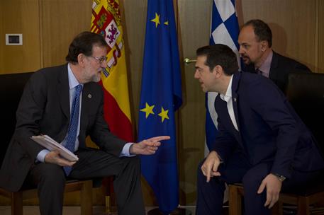 28/01/2017. Cumbre de Jefes de Estado y de Gobierno de Países Mediterráneos de la UE. El presidente del Gobierno, Mariano Rajoy, conversa co...