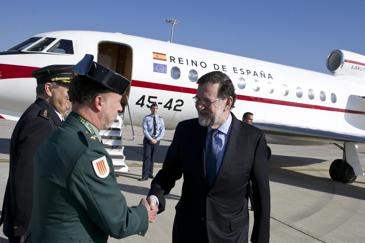 28/03/2017. Rajoy en la jornada "Conectados al futuro". El presidente del Gobierno, Mariano Rajoy, saluda a las autoridades a su llegada al ...