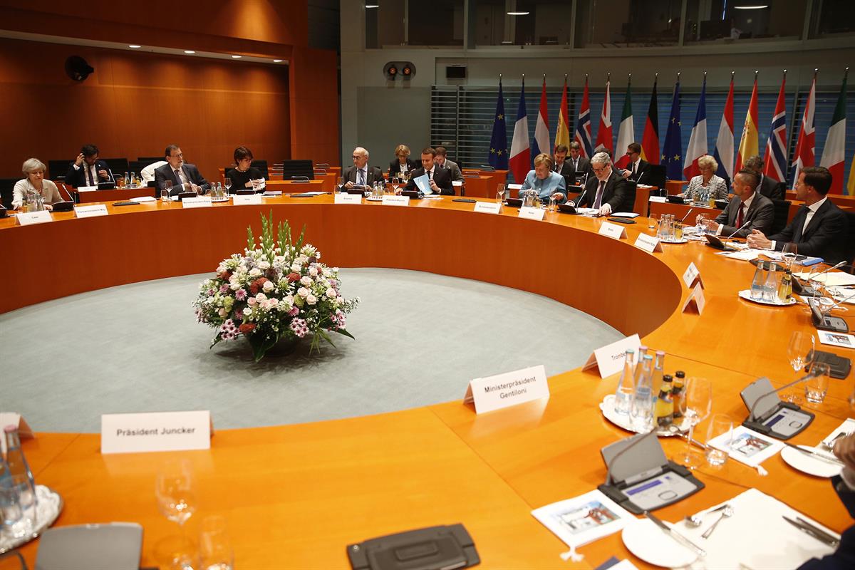 29/06/2017. Rajoy participa en la reunión preparatoria del G-20. El presidente del Gobierno, Mariano Rajoy, durante la reunión de jefes de E...