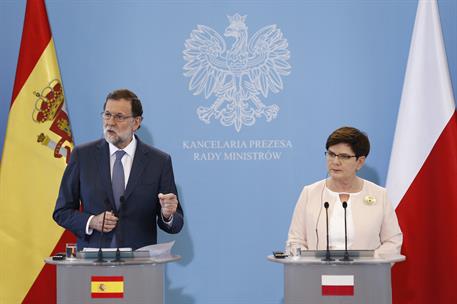 30/06/2017. XII Cumbre polaco-española. El Presidente del Gobierno, Mariano Rajoy, junto a la primera ministra polaca, Beata Szydlo, durante...