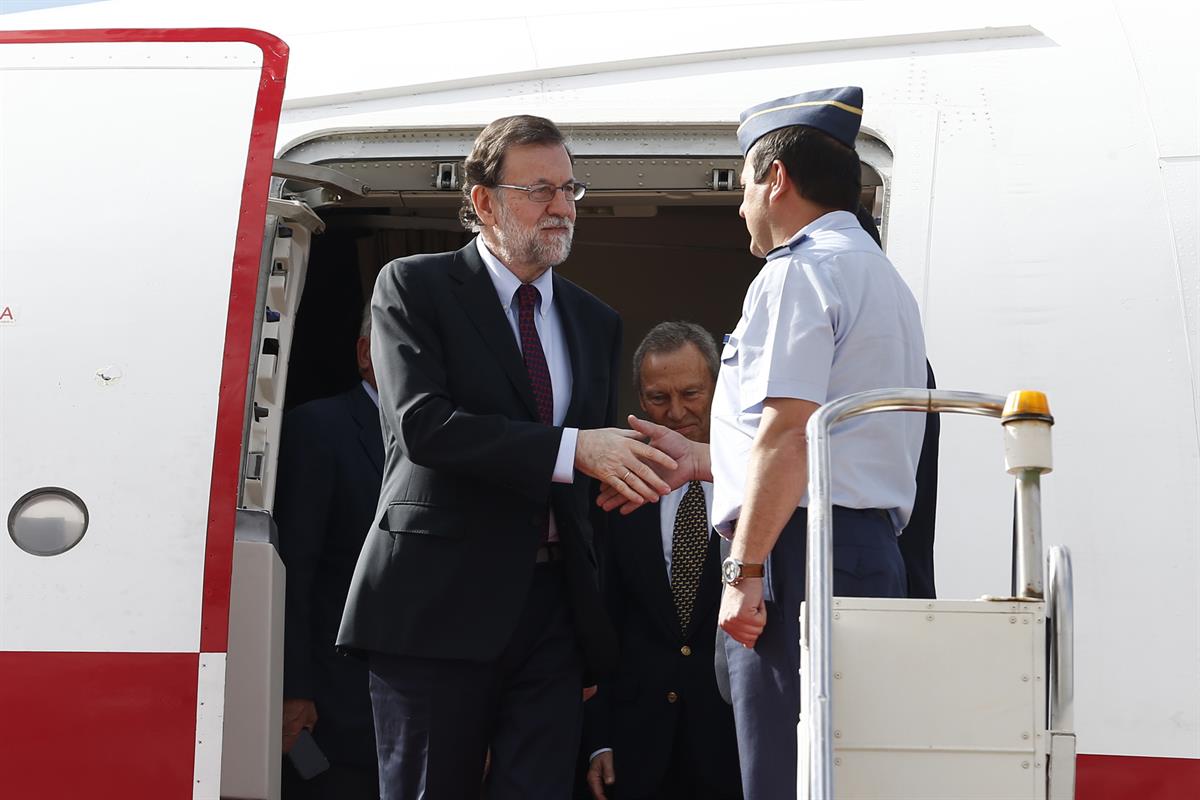 23/04/2017. Viaje oficial de Rajoy a Brasil (primera jornada). El presidente del Gobierno, Mariano Rajoy, a su llegada al aeropuerto interna...