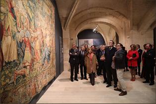 El presidente del Gobierno, Mariano Rajoy, durante su visita a la Catedral de Burgos.