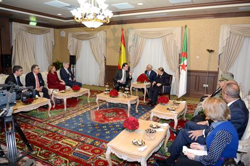 Reunión del presidente del Gobierno, Mariano Rajoy, y el presidente de la República de Argelia, Abdelaziz Bouteflika