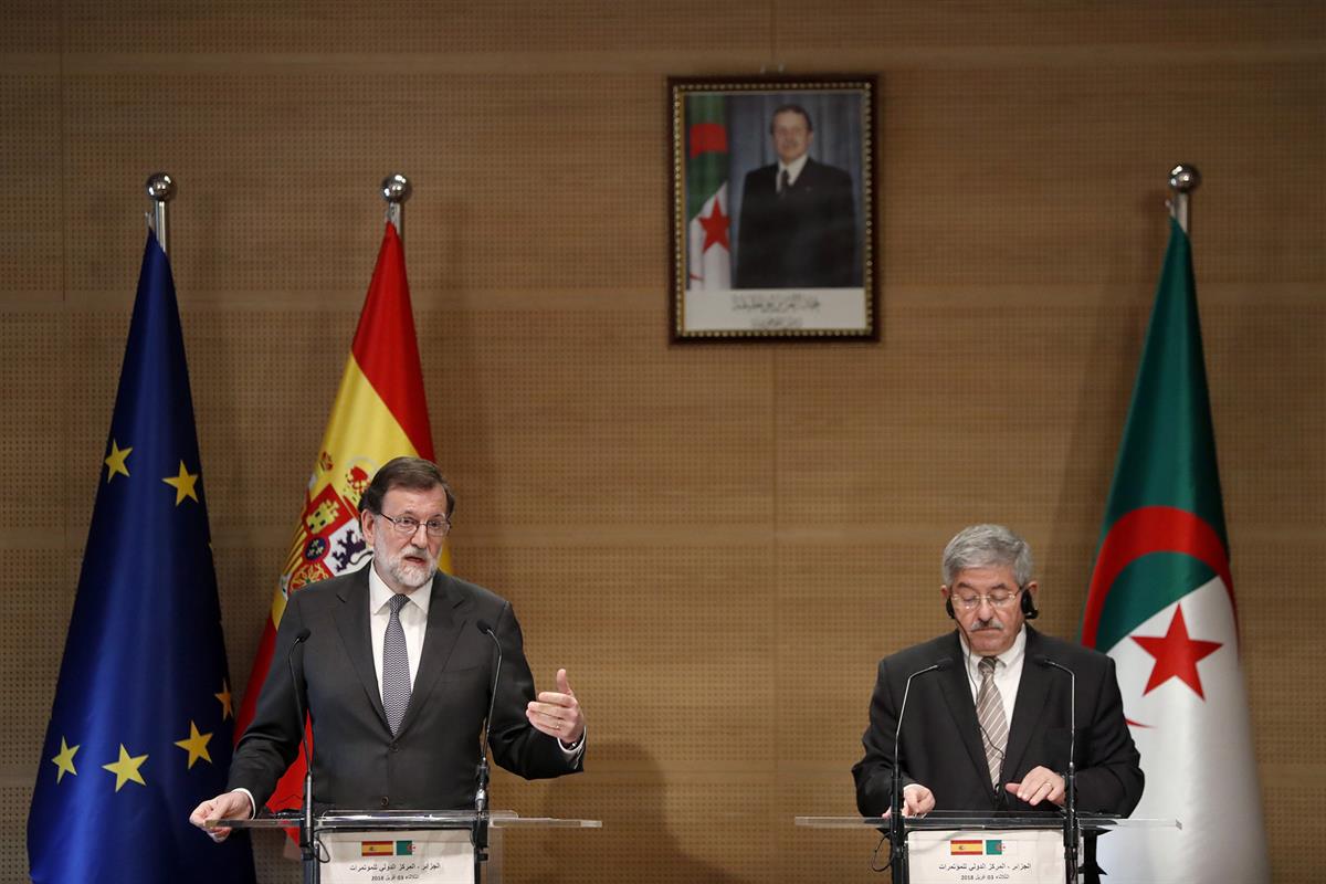 3/04/2018. VII Reunión de Alto Nivel Argelia-España. El presidente del Gobierno, Mariano Rajoy, junto al primer ministro de la República de ... 3/04/2018. VII Reunión de Alto Nivel Argelia-España. El presidente del Gobierno, Mariano Rajoy, junto al primer ministro de la República de ...
