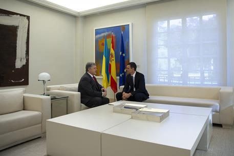 4/06/2018. Pedro Sánchez recibe al presidente de Ucrania. El presidente del Gobierno, Pedro Sánchez, y el presidente de Ucrania, Petro Poros...